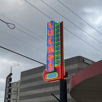 Luckys Cafe - American Near Me - Dallas, Texas