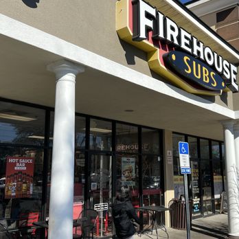 Firehouse Subs - It's hard to get a good pic of the business but I tried! - Fast Food Near Me - Jacksonville, Florida