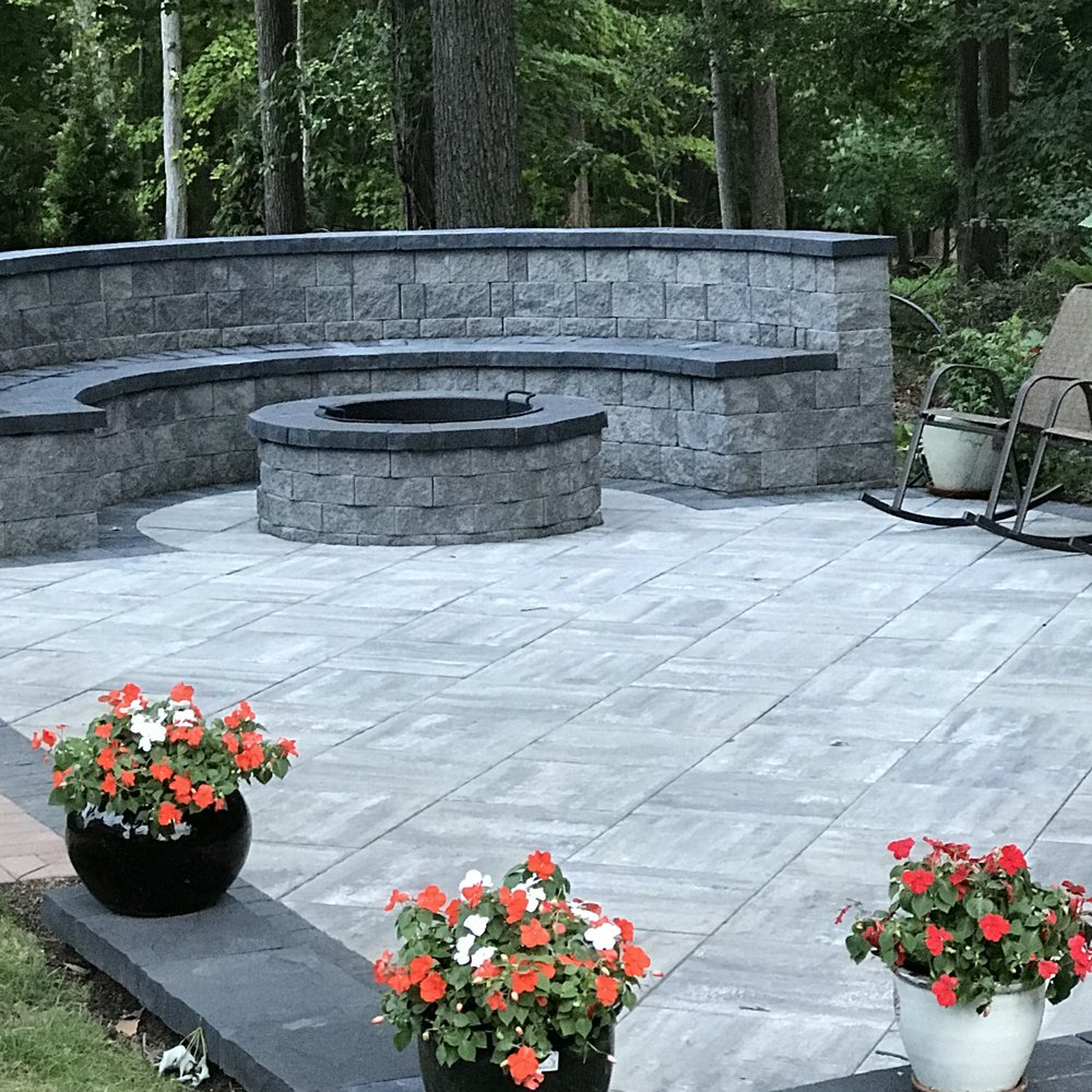 Dente Masonry - Fireplace and bench - Masonry/Concrete Near Me