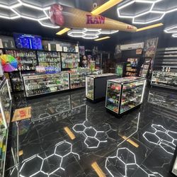 Ape's Smokes & Vapes