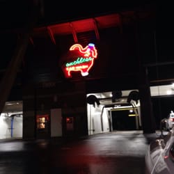 Elephant Car Wash - There's usually no wait here.