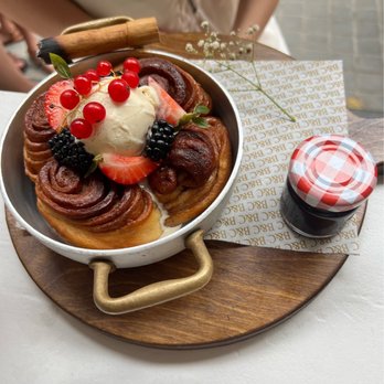 Brunch & Cake - Breakfast & Brunch Near Me - Barcelona, B Brunch & Cake - Breakfast & Brunch Near Me - Barcelona, B