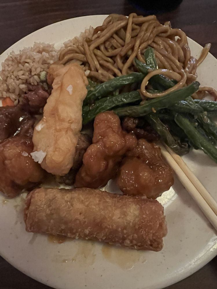 Food from Number One China Buffet
