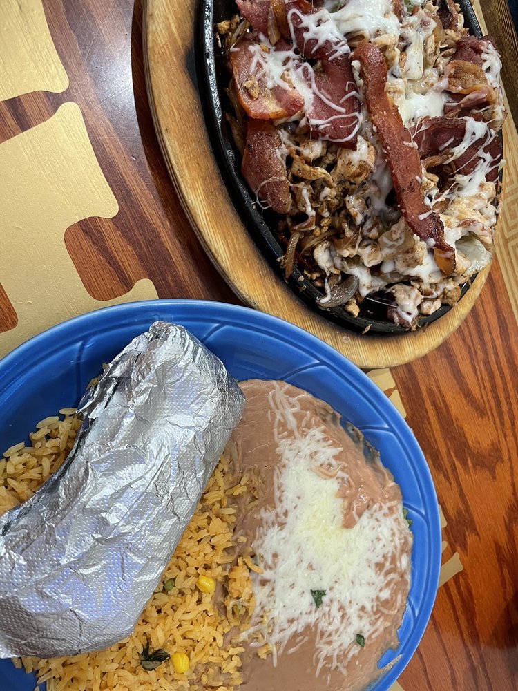 El Charro Logo