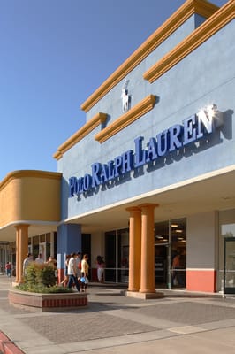 Gilroy Premium Outlets by null