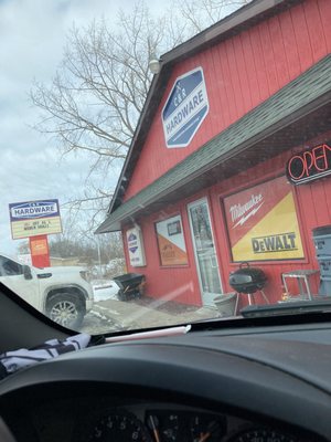 C & R True Value Hardware