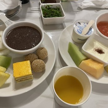 Sea & Sky Feast Buffet - Desserts, my favorite was the red bean porridge - Buffets Near Me - Flushing, New York Sea & Sky Feast Buffet - Desserts, my favorite was the red bean porridge - Buffets Near Me - Flushing, New York