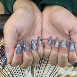 Grey gel x with silver cat eye