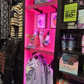 Hot Topic - Lilo - Women's Clothing Near Me - Glendale, California Hot Topic - Lilo - Women's Clothing Near Me - Glendale, California