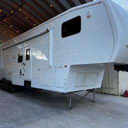 Before and after pictures of my trailer. Amazing work. Great price. Before and after pictures of my trailer. Amazing work. Great price.