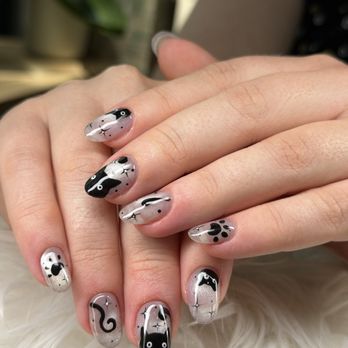 Helen - Nail Art - cat eye kitty set - Nail Technicians Near Me - Seattle, Washington Helen - Nail Art - cat eye kitty set - Nail Technicians Near Me - Seattle, Washington