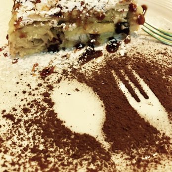 Rifugio Romano - Vegan torte of the day-- apples, cinnamon, raisins, and some incredible drizzle of sauce over the top. - Pizza Near Me - Rome, RM Rifugio Romano - Vegan torte of the day-- apples, cinnamon, raisins, and some incredible drizzle of sauce over the top. - Pizza Near Me - Rome, RM