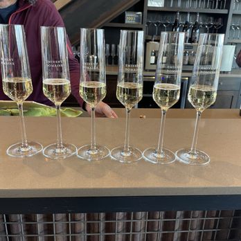 Eminent Domaine - Wine Tasting Room Near Me - Newberg, Oregon