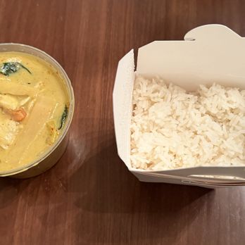 P Dern Thai Kitchen - Carryout #14 green curry chicken, $12.95. - Thai Near Me - Niles, Illinois