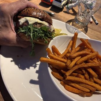 Yard House - Pork burger - New American Near Me - Sacramento, California Yard House - Pork burger - New American Near Me - Sacramento, California