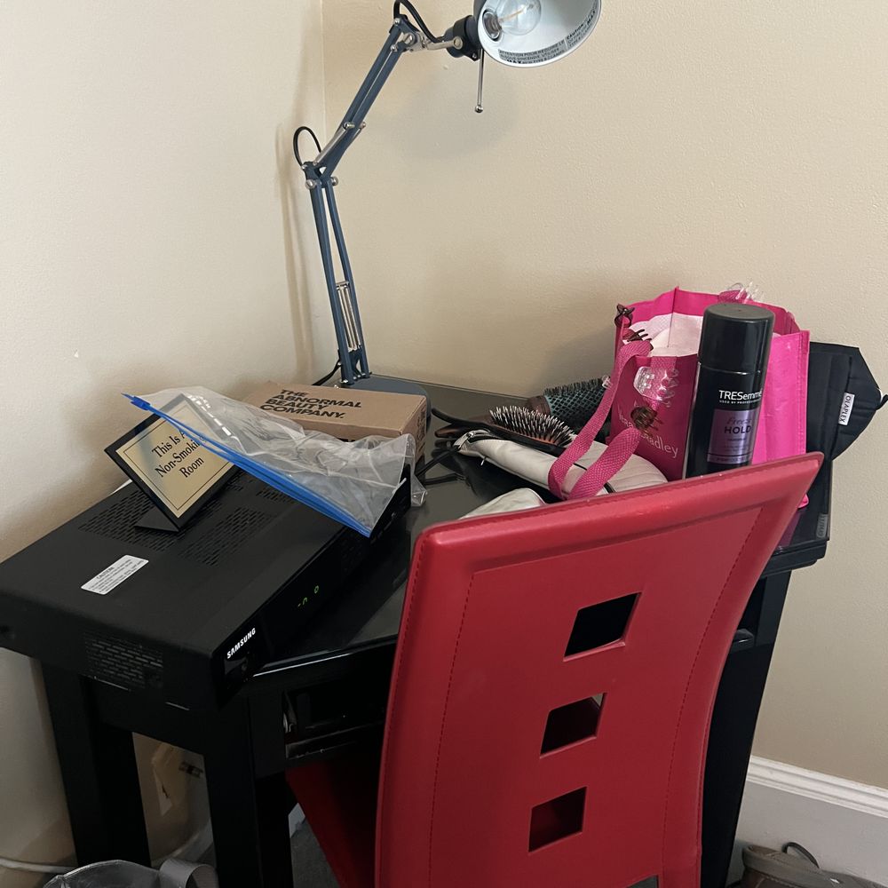 Hewitt Wellington Hotel - Corner desk...dorm room castoff? - Hotels Near Me - Spring Lake, New Jersey