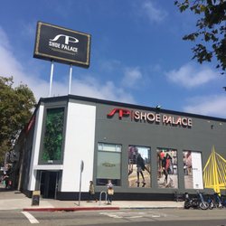 Shoe Palace - The outside of the building