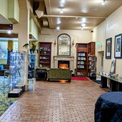 Old Alcohol Plant Inn - Lobby to hotel and restaurant