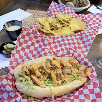 Fred's Around the Corner - Shrimp Po Boy - Cocktail Bars Near Me - Knoxville, Tennessee