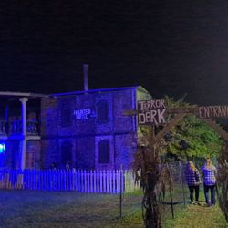 Haunted Hollow - Four attractions in one. Tip to buy the VIP pass for $60.