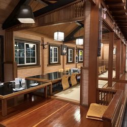 Kaisen don - Tatami-style seating