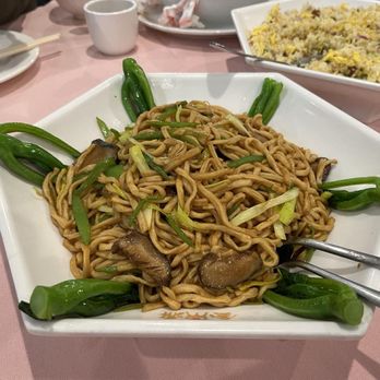 China Gourmet - Dry roasted yi mein noodle - Chinese Near Me - Philadelphia, Pennsylvania China Gourmet - Dry roasted yi mein noodle - Chinese Near Me - Philadelphia, Pennsylvania