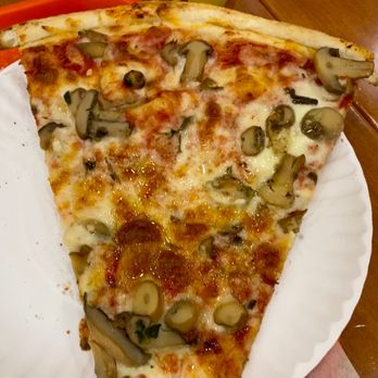 Mama's Pizza - Slice of Mushroom Pizza - Mama's Pizza - Pizza Near Me - New York, New York Mama's Pizza - Slice of Mushroom Pizza - Mama's Pizza - Pizza Near Me - New York, New York