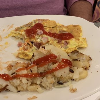 Huck Finn Diner - Diners Near Me - Union, New Jersey