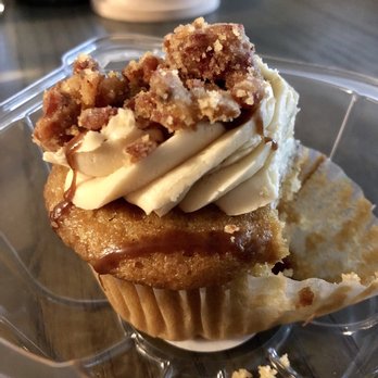 Molly's Cupcakes - Maple bacon cupcake (minus a slice :)) - Cupcakes Near Me - Liberty Township, Ohio