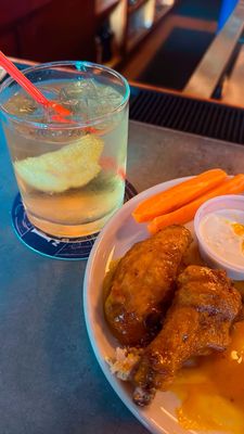 Sutton's Bar by null