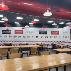 Five Guys - Dining area