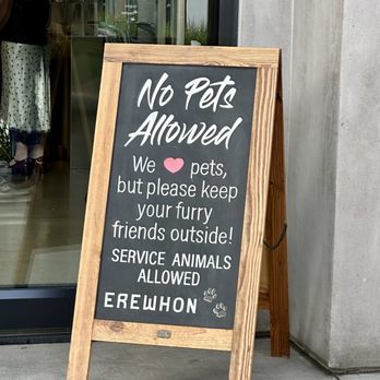Erewhon - So kind and lovely! - Grocery Near Me - Beverly Hills, California