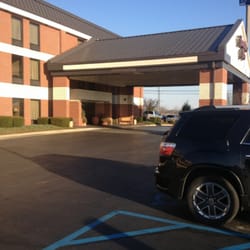 Hampton Inn Richmond - Front view