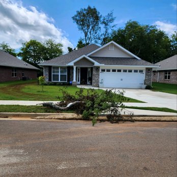 Bama Bob Tree Service - Left - Tree Services Near Me - Huntsville, Alabama Bama Bob Tree Service - Left - Tree Services Near Me - Huntsville, Alabama