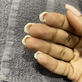 D'or Nail Bar - Very sloppy application - Nail Salons Near Me - Atlanta, Georgia