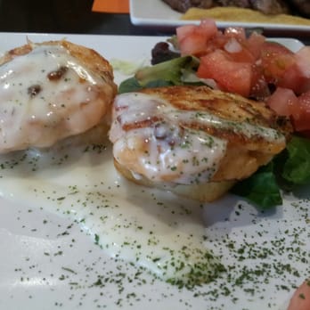 Gazuza - Mini hamburguesas de salmón. - Mediterranean Near Me - Seville, SE