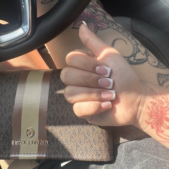 Vista Nails - Waxing Near Me - Del Rio, Texas