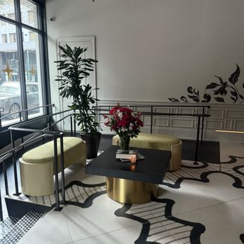 The Monarch - Lobby - Hotels Near Me - New Orleans, Louisiana The Monarch - Lobby - Hotels Near Me - New Orleans, Louisiana