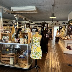 Hardware Cafe & General Store - Shop area