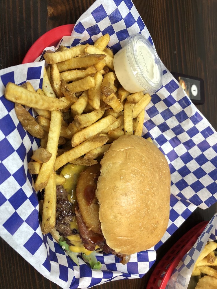 Big Belly Burgers & Brew