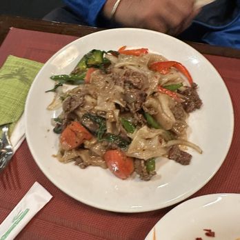 Eagle Thai Cuisine - Drunken Noodle - Thai Near Me - Cliffside Park, New Jersey