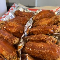 Wayne's Wings - 10 flats  with buffalo sauce