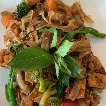 Pho Queen - Tofu drunken noodles - Thai Near Me - Schenectady, New York