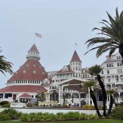 Gold Coast Town Car Services - Staying at the Hotel Del Coronado? We can get you there and back.
