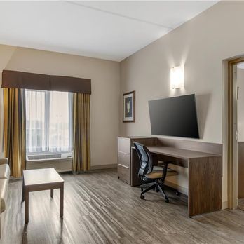 Best Western Plus Winnipeg West - MB King Kitchenette - Hotels Near Me - Headingley, Manitoba
