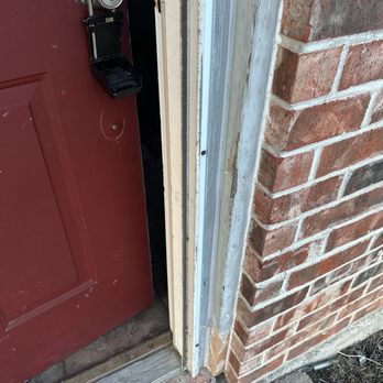 REAL Star Property Management - Front door, bottom rotted out so they replaced it but didn't paint it or the frame which needs a pint job. - Real Estate Services Near Me - Killeen, Texas REAL Star Property Management - Front door, bottom rotted out so they replaced it but didn't paint it or the frame which needs a pint job. - Real Estate Services Near Me - Killeen, Texas
