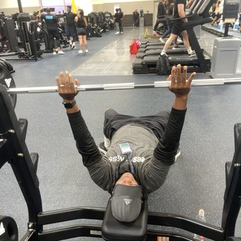 EōS Fitness - Bench pressing - Gyms Near Me - Moreno Valley, California EōS Fitness - Bench pressing - Gyms Near Me - Moreno Valley, California