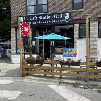 Le Café Station Grill - Breakfast & Brunch Near Me - Chicago, Illinois Le Café Station Grill - Breakfast & Brunch Near Me - Chicago, Illinois