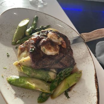 The Fontaine - Surf and Turf - Hotels Near Me - Kansas City, Missouri