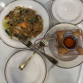BarnYen By Thaispice - Veggie Pad Thai & Veggie Egg Rolls - Thai Near Me - Pflugerville, Texas